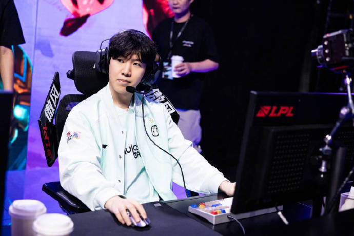 LCK今日焦点赛：Deft队 vs Faker队，谁能带领队伍进入下轮